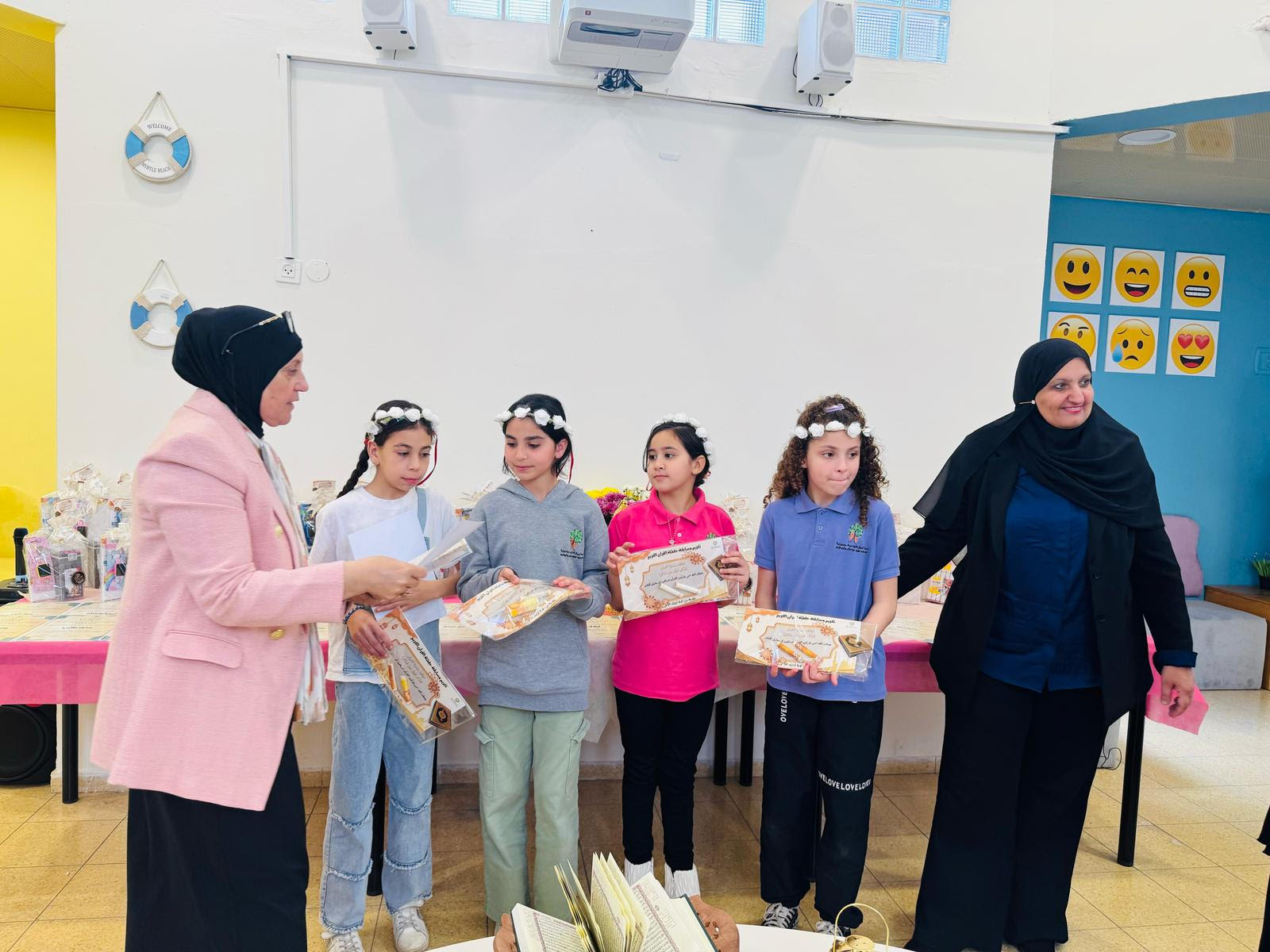 تكريم 38 حافظ لسور من جزء عمّ  في مدرسة أجيال الابتدائية في جلجولية 